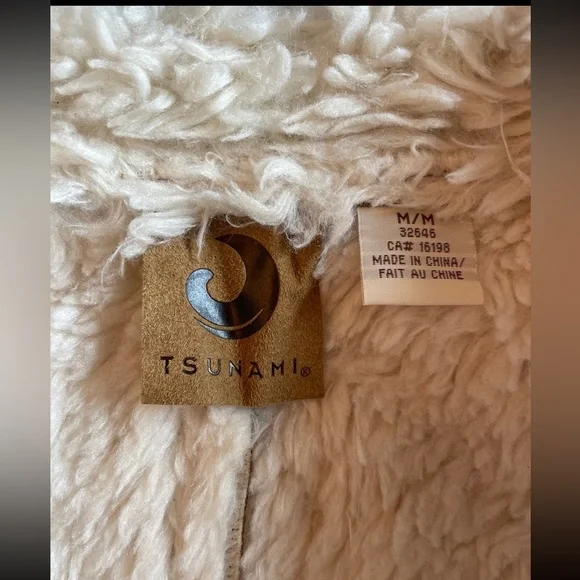 Tsunami Vest - Picture 3 of 4